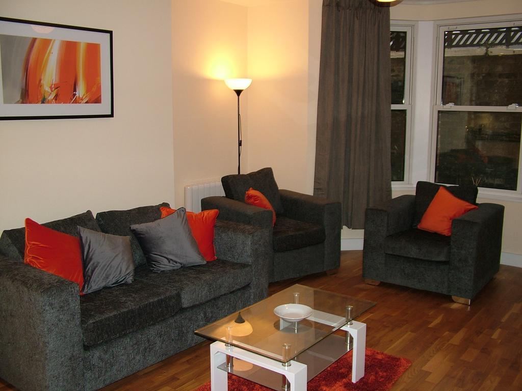 Stratford Apartment Нюмаркет Екстериор снимка